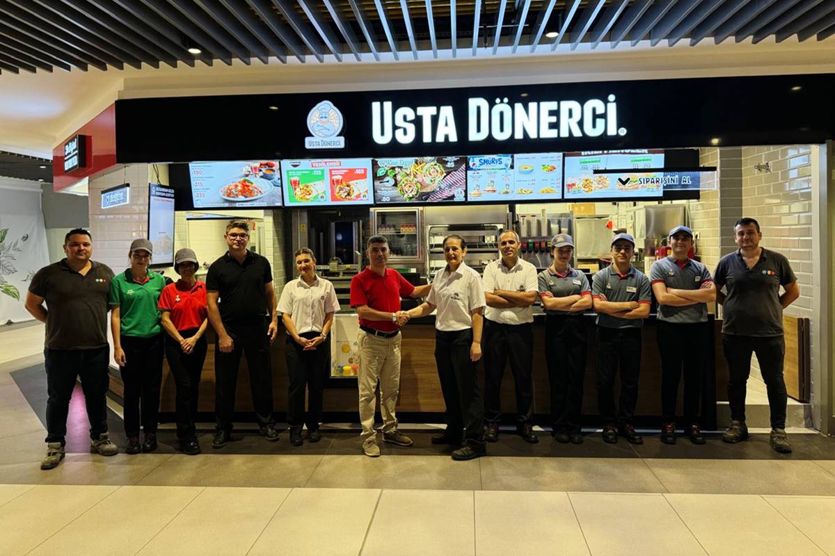 Usta Dönerci yeni restoranını Antalya Akdeniz Park AVM’de açtı